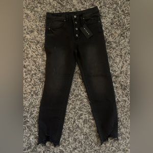 Risen- button fly, shark bite ankle- Run small